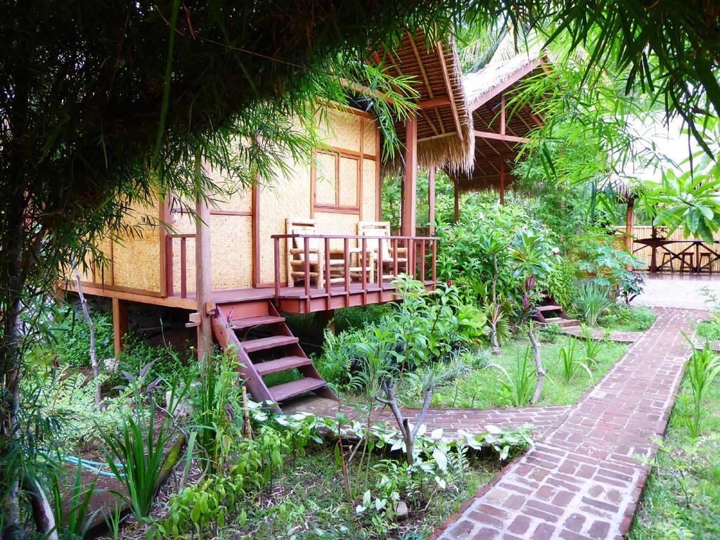 Shibui Garden Bungalows And Restaurant Tanjung  Екстериор снимка